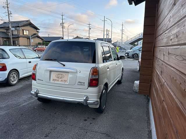 2002 Daihatsu Mira Gino – thumbnail 3