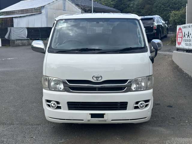 2008 Toyota Hiace – thumbnail 3