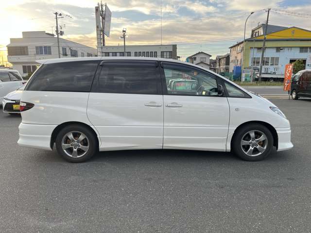 2003 Toyota Estima – thumbnail 4