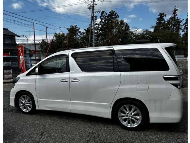 2010 Toyota Vellfire – thumbnail 2