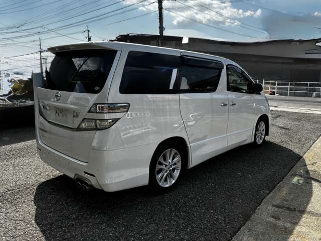 2010 Toyota Vellfire – thumbnail 3