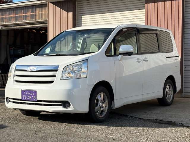 2008 Toyota Noah – thumbnail 3