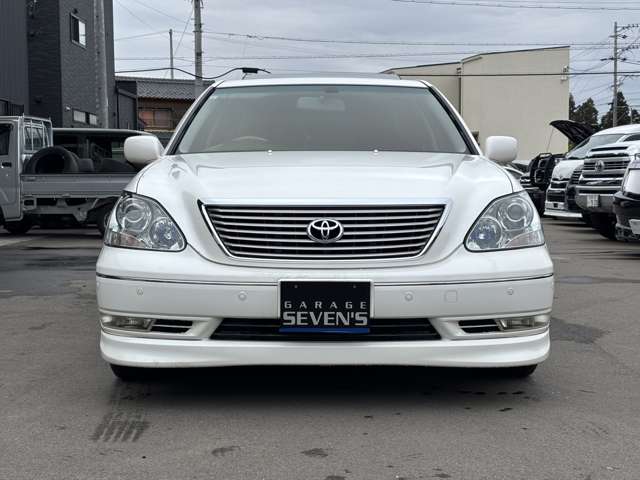 2004 Toyota Celsior – thumbnail 2