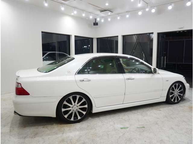 2006 Toyota Crown Royal – thumbnail 3