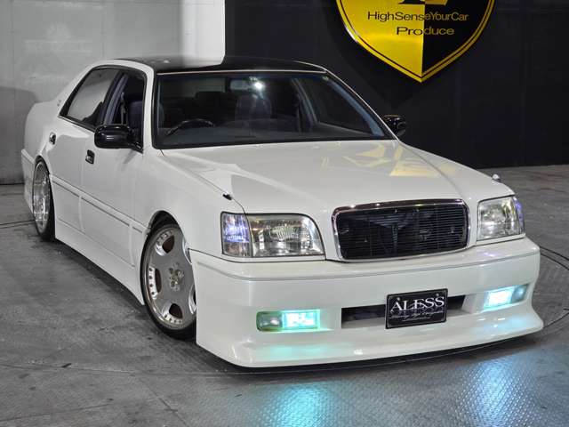 1998 Toyota Crown Majesta – thumbnail 3