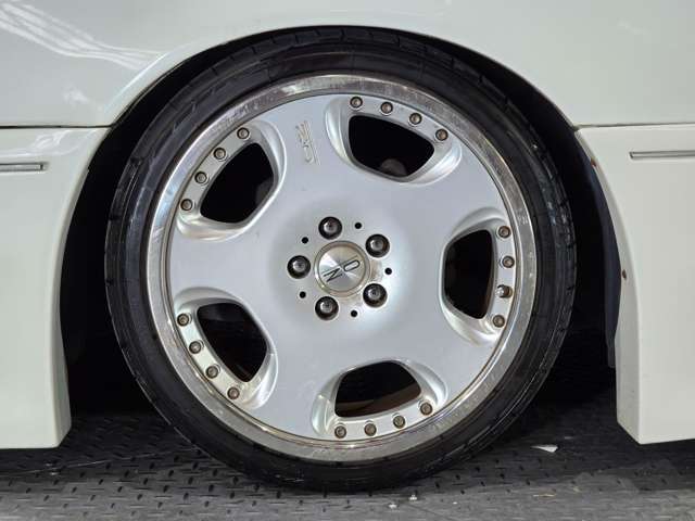 1998 Toyota Crown Majesta – thumbnail 4