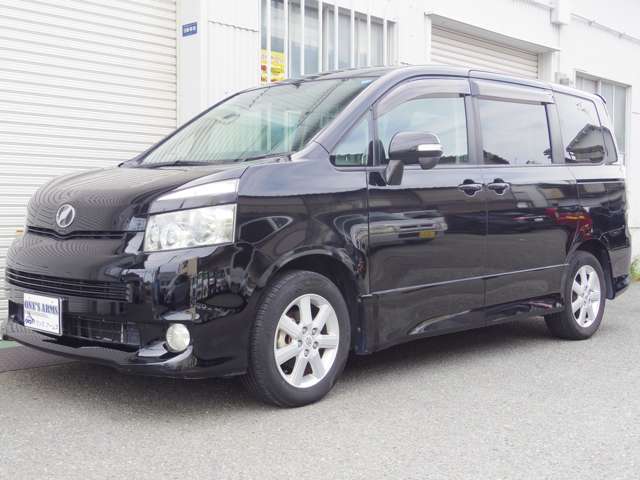 2010 Toyota Voxy – thumbnail 3