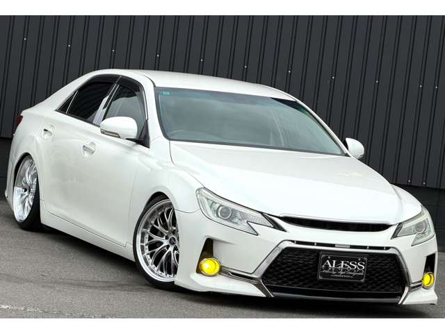 2010 Toyota Mark X – thumbnail 4