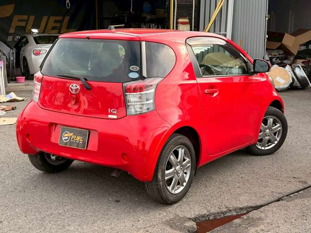 2009 Toyota iQ – thumbnail 4