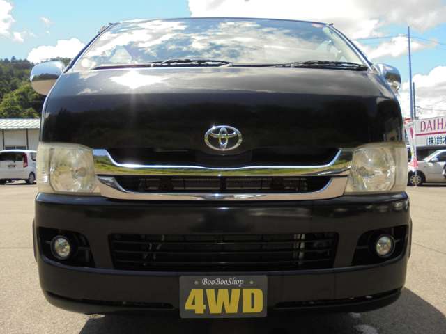 2009 Toyota Regius Ace – thumbnail 2