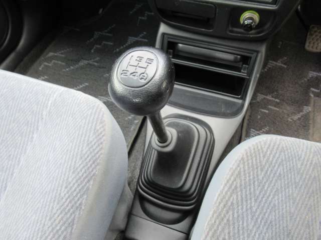 2005 Daihatsu Mira – thumbnail 4
