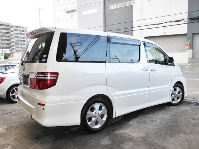 2005 Toyota Alphard – thumbnail 4
