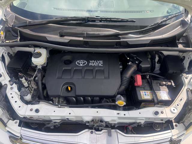 2010 Toyota Voxy – thumbnail 4