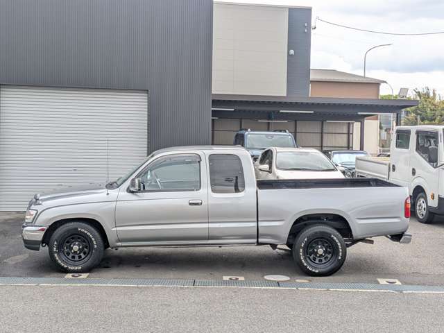2003 Toyota Hilux – thumbnail 4