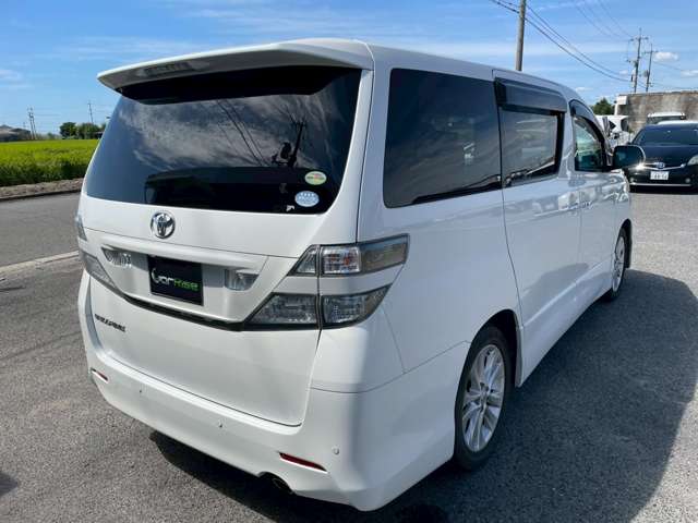 2010 Toyota Vellfire – thumbnail 4