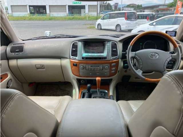 2005 Toyota Land Cruiser Cygnus – thumbnail 2