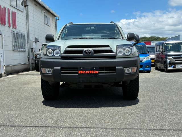 2004 Toyota Hilux Surf – thumbnail 2