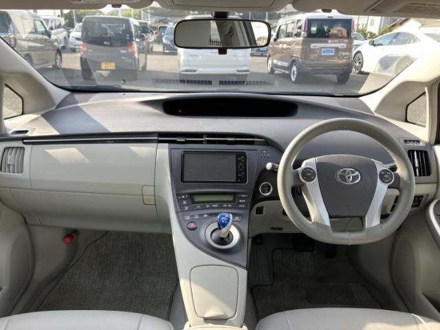2010 Toyota Prius – thumbnail 2