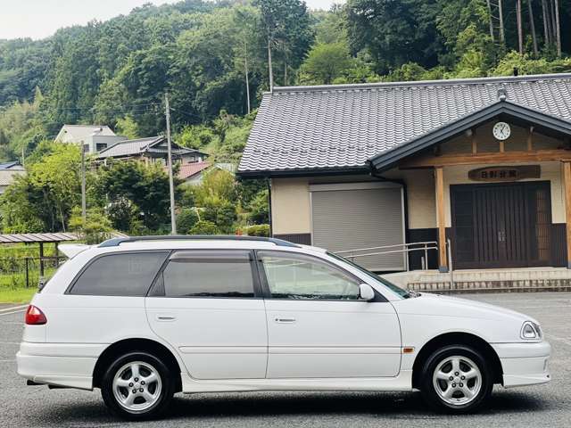 1999 Toyota Caldina – thumbnail 4