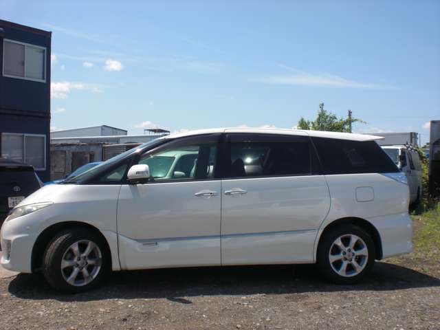 2010 Toyota Estima Hybrid – thumbnail 4