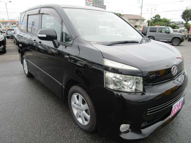 2007 Toyota Voxy – thumbnail 4