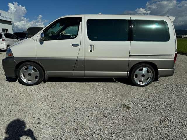 2001 Toyota Grand Hoace – thumbnail 3