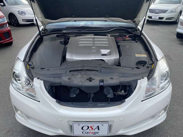 2008 Toyota Crown Royal – thumbnail 2