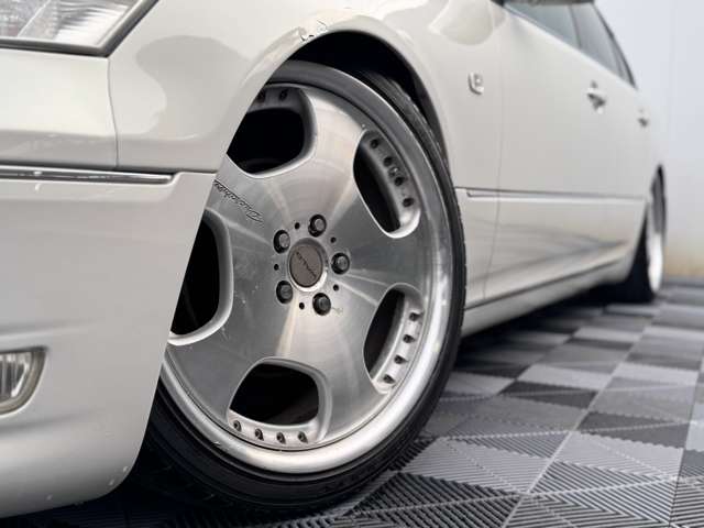 2005 Toyota Celsior – thumbnail 4