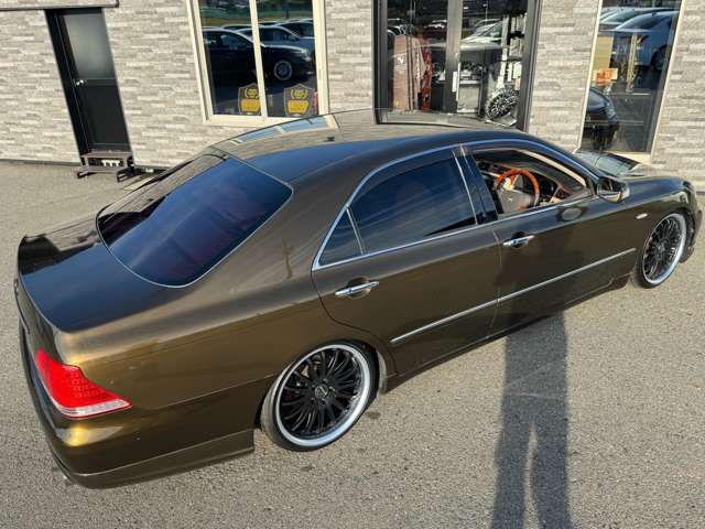 2004 Toyota Crown Royal – thumbnail 2