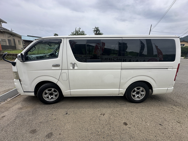 2008 Toyota Hiace – thumbnail 4