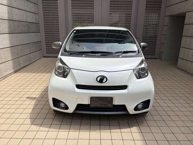 2010 Toyota iQ – thumbnail 3
