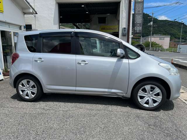 2009 Toyota Ractis – thumbnail 3
