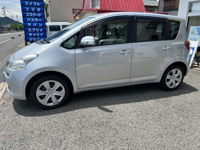2009 Toyota Ractis – thumbnail 4