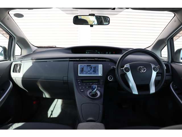 2010 Toyota Prius – thumbnail 3