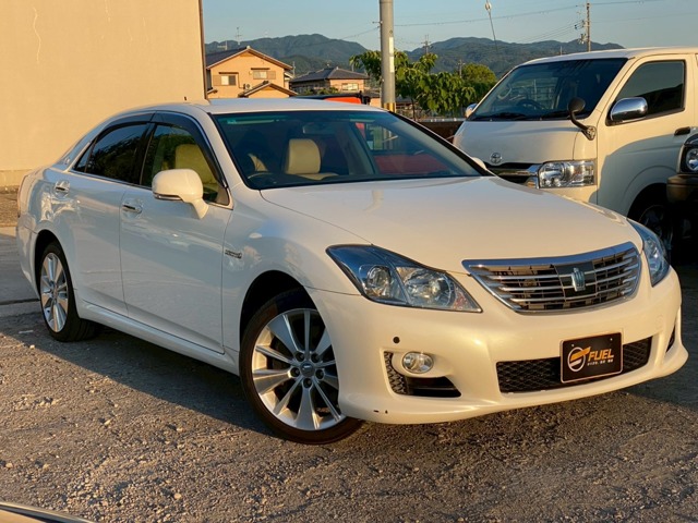 2010 Toyota Crown Hybrid