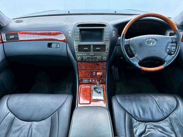 2004 Toyota Celsior – thumbnail 4
