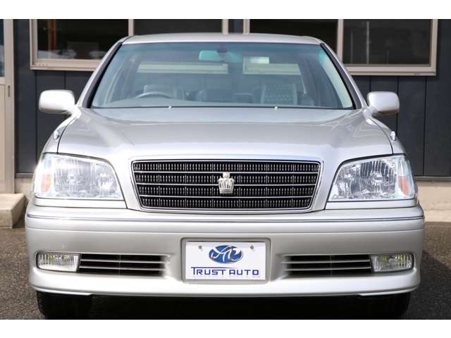 2003 Toyota Crown Royal – thumbnail 2