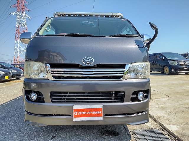 2008 Toyota Hiace – thumbnail 2