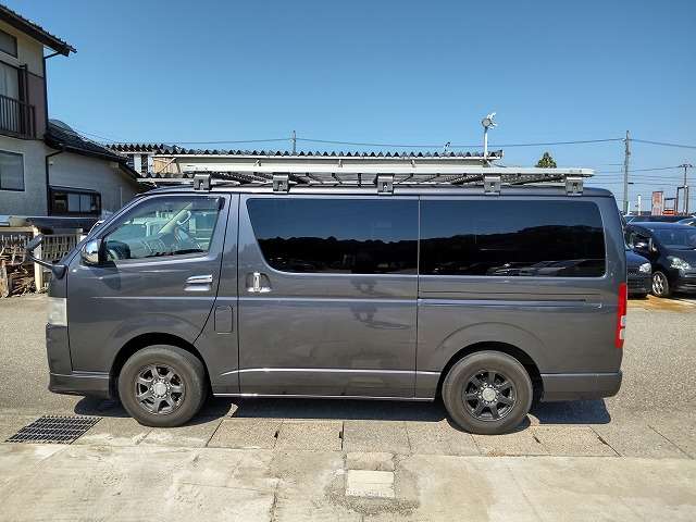 2008 Toyota Hiace – thumbnail 3