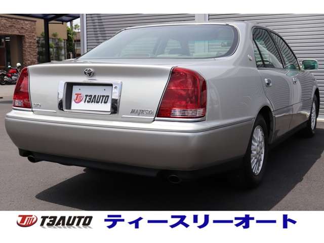 2002 Toyota Crown Majesta – thumbnail 4