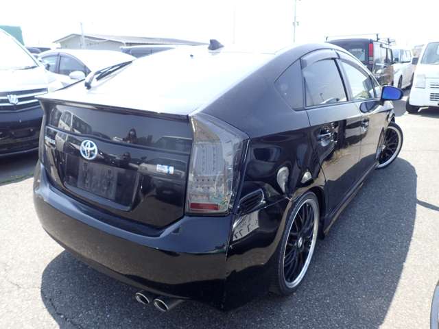 2010 Toyota Prius – thumbnail 4