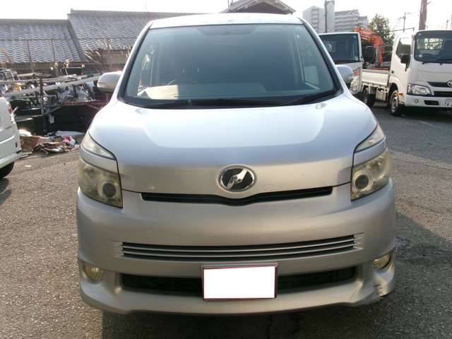 2009 Toyota Voxy – thumbnail 2