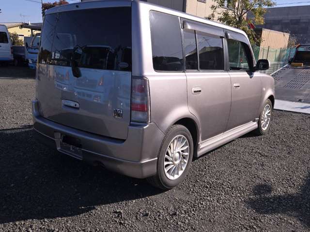 2002 Toyota bB – thumbnail 3