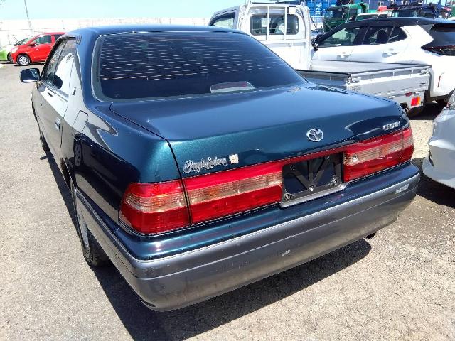 1996 Toyota Crown – thumbnail 2
