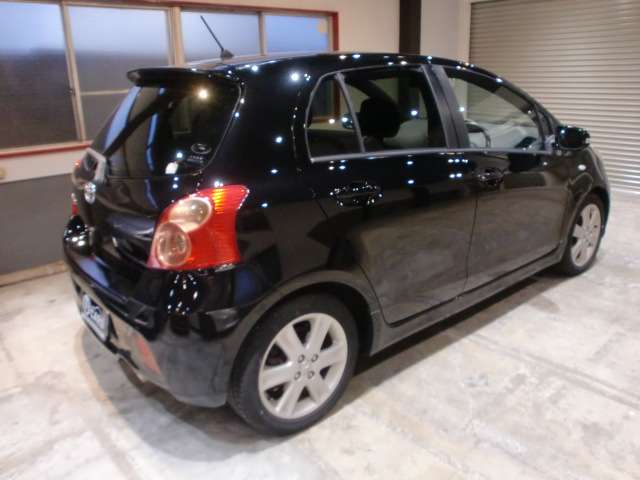 2006 Toyota Vitz – thumbnail 3