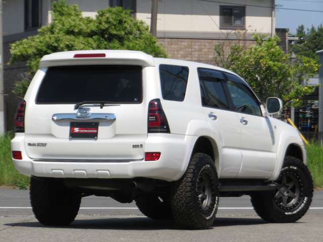 2008 Toyota Hilux Surf – thumbnail 2