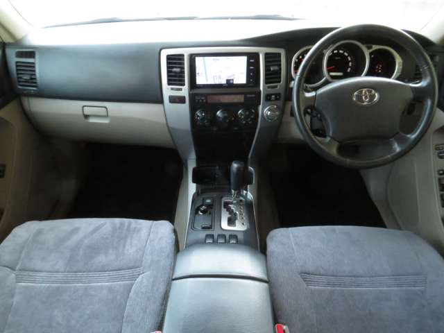 2008 Toyota Hilux Surf – thumbnail 3