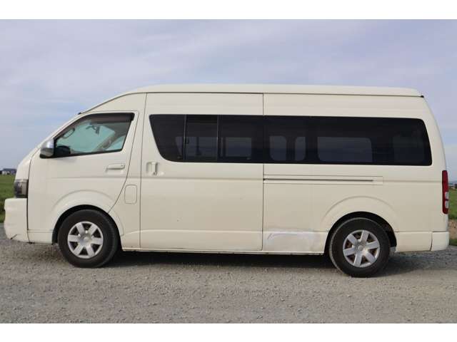 2005 Toyota Hiace – thumbnail 4