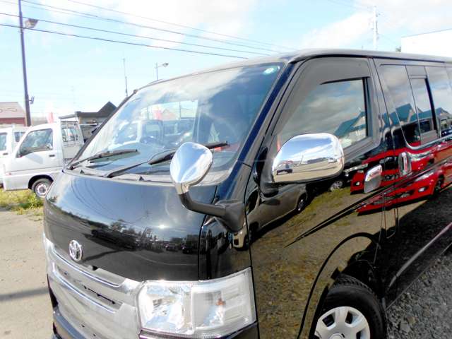 2009 Toyota Regius Ace – thumbnail 3