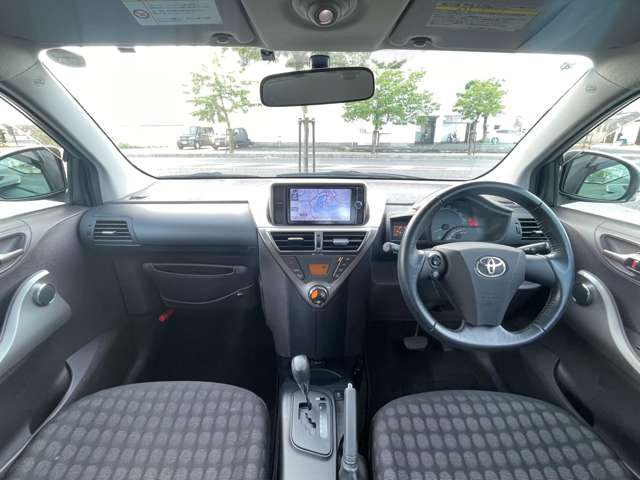 2009 Toyota iQ – thumbnail 3